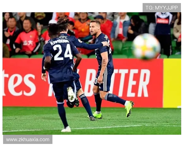 墨尔本胜利与阿德莱德联队历史交锋回顾与精彩瞬间分析